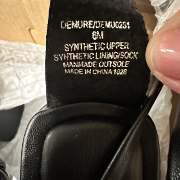 Steve Madden Demure Black Strappy heels women’s sz 6 - Picture 3 of 4